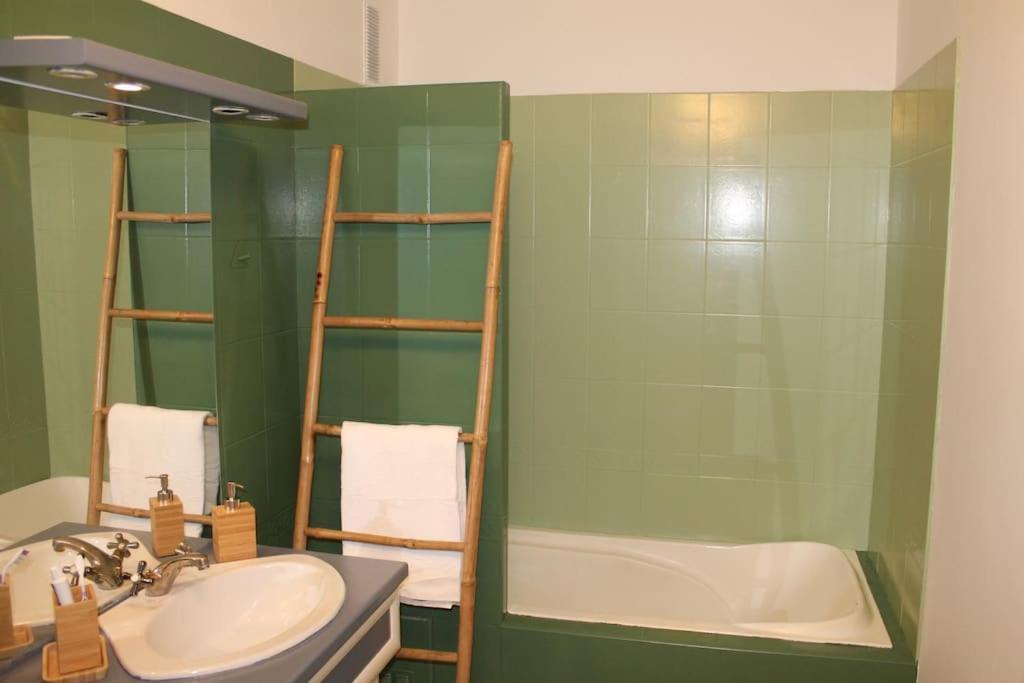 Appartement A 2 Pas Du Mont St-Michel Понторсон Екстериор снимка
